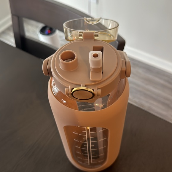 glass water bottle - Picture 2 of 4